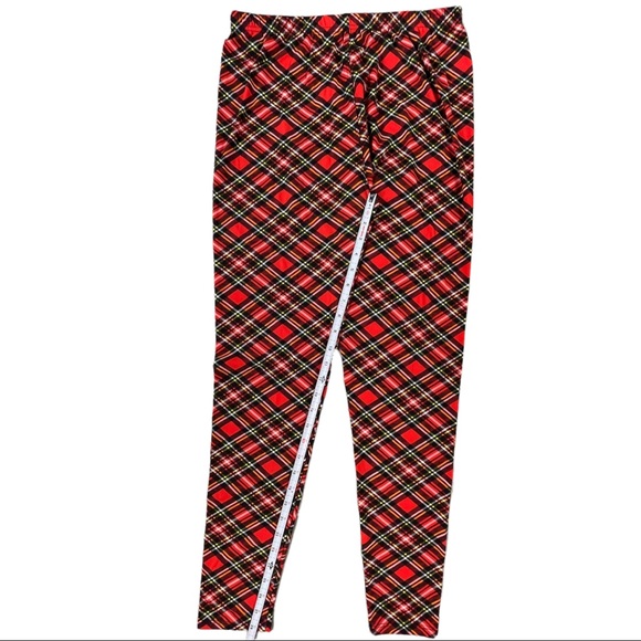 Plus size red, black, white, & yellow soft plaid Christmas colored leggings EUC - Picture 10 of 11